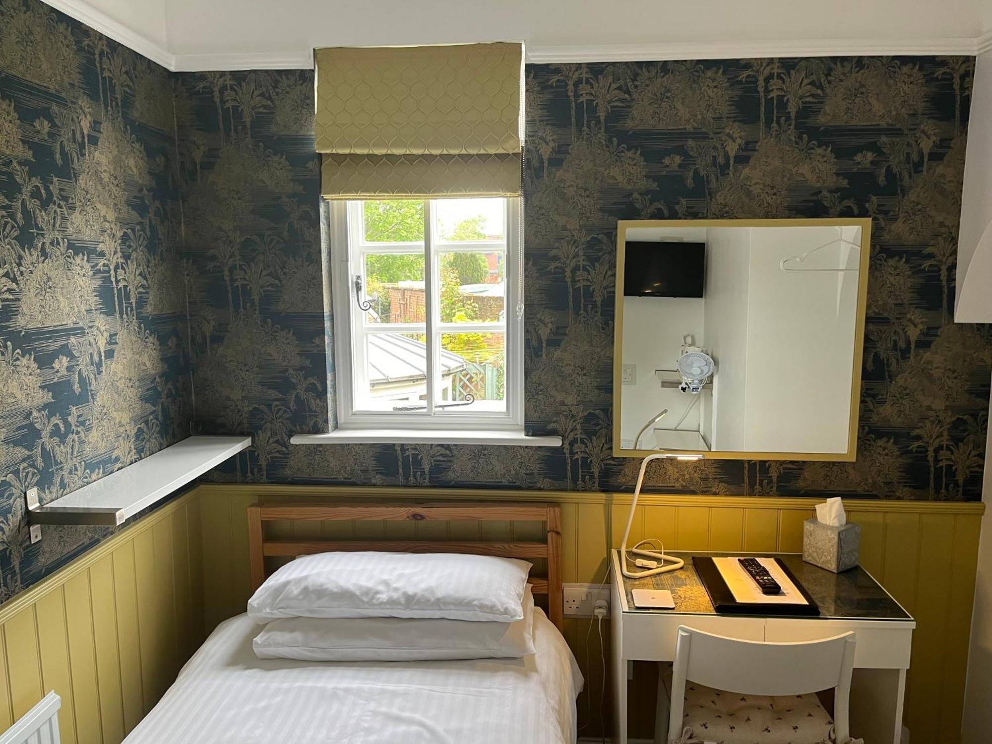 The Palmerston Rooms Romsey Bagian luar foto