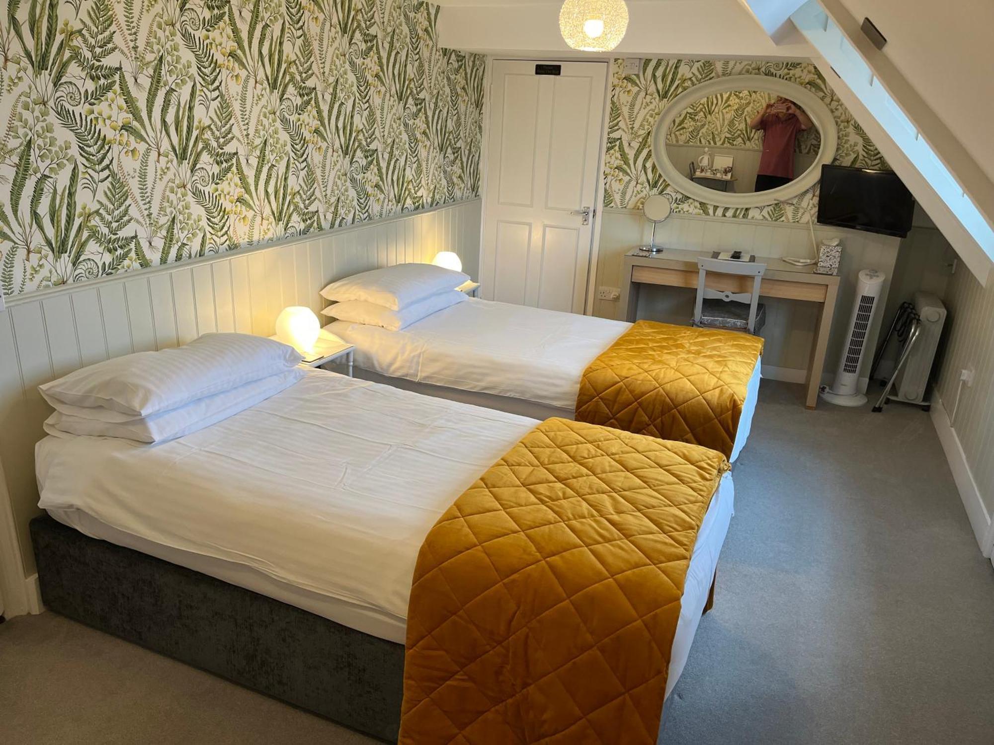 The Palmerston Rooms Romsey Bagian luar foto