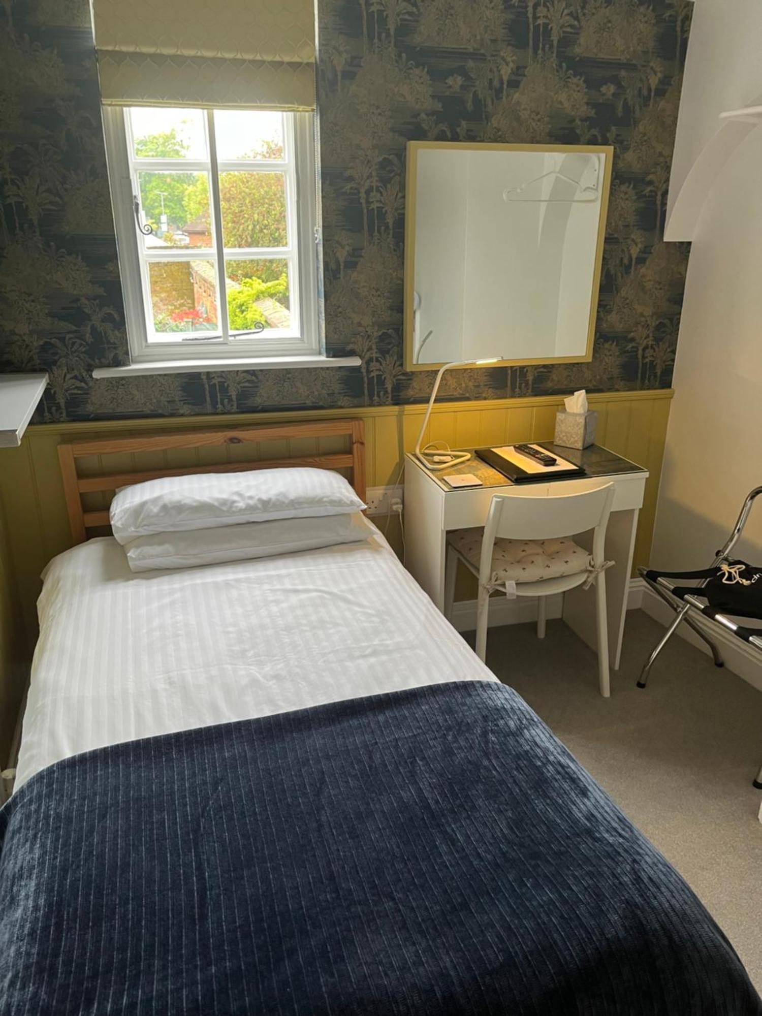 The Palmerston Rooms Romsey Bagian luar foto